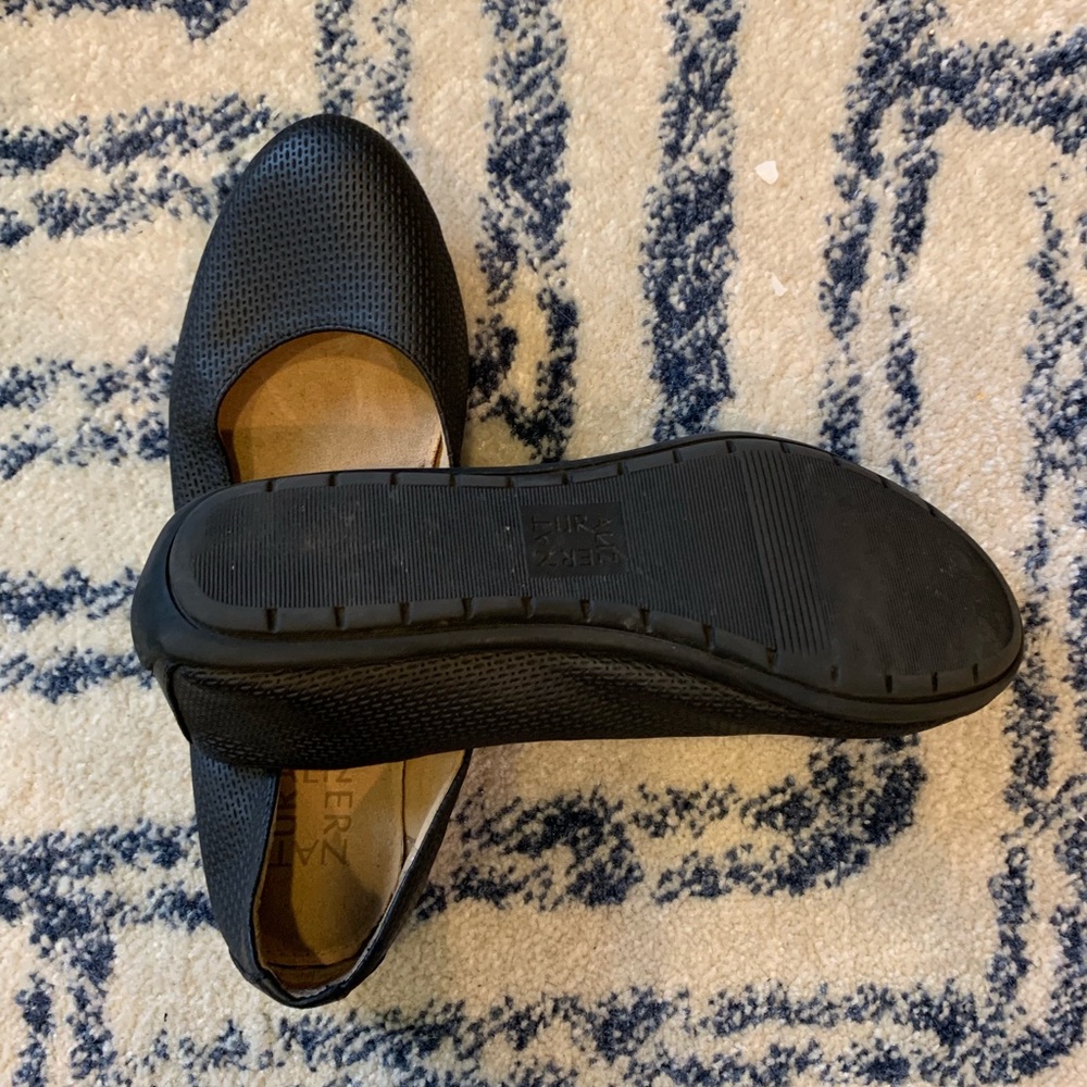 Naturalizer Flats - Picture 4 of 5